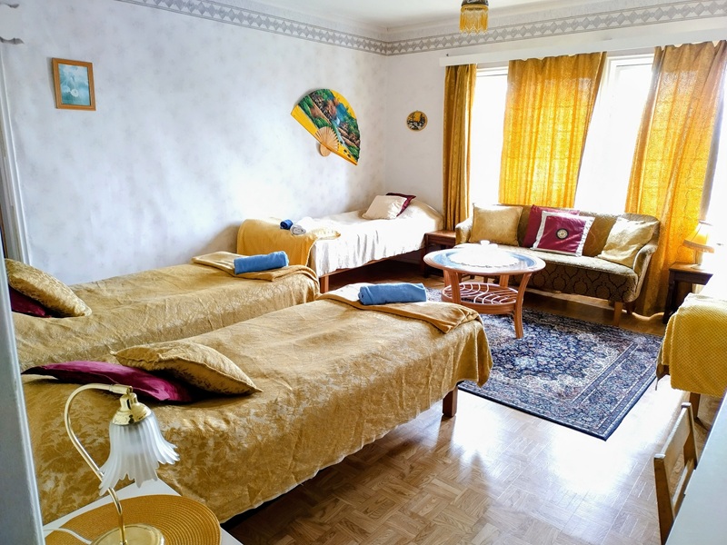 Family room fits up to 6 persons